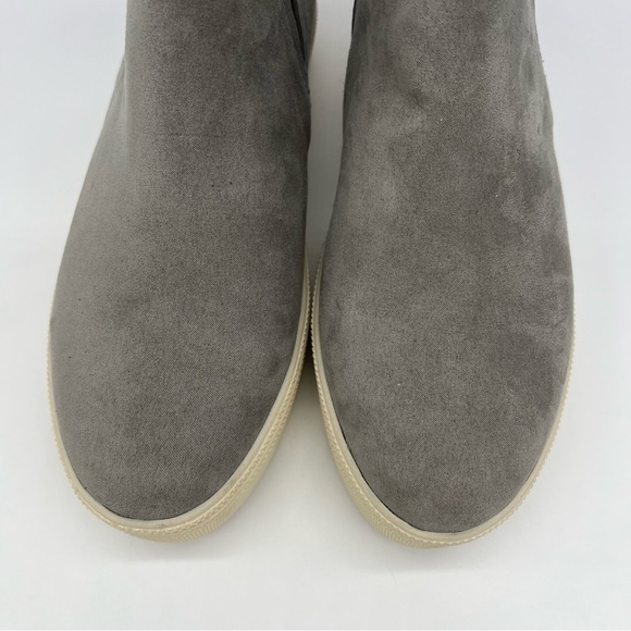 Dolce Vita Tate Shoes Sneakers High Platform Slip On Gray Suede Womens
Size 8.5 - Picture 10 of 12